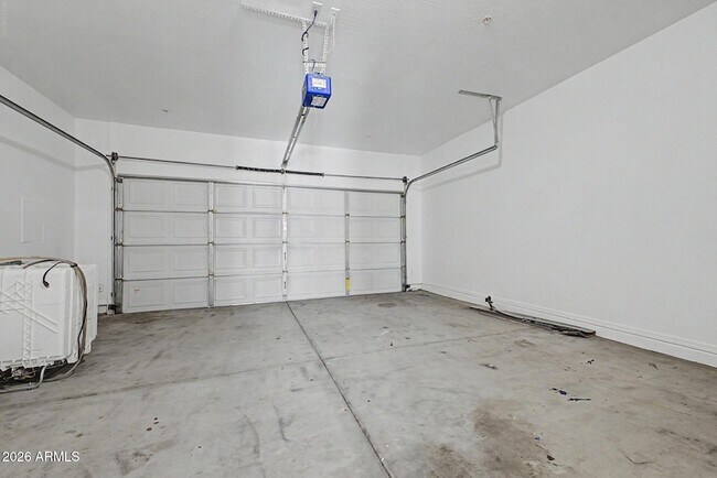 Building Photo - 8777 W Dahlia Dr