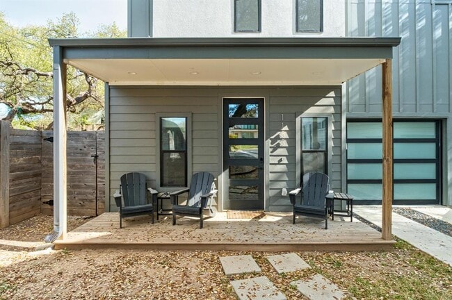 Building Photo - 1183 Oak Grove Ave