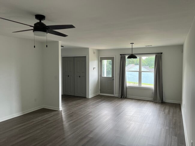 Building Photo - 242 Katydid Dr