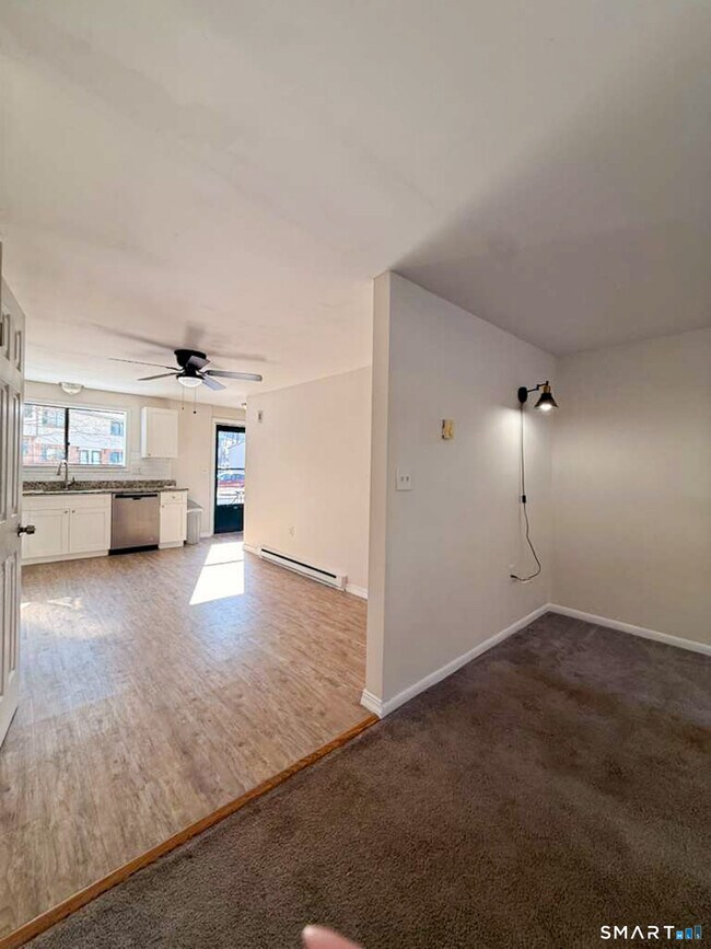 Building Photo - 39 Horton Hill Rd