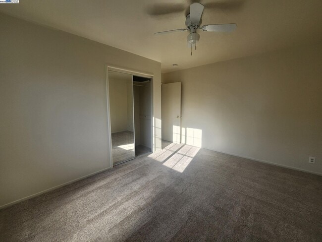 Building Photo - 323 Adelle St