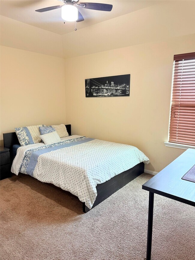 Building Photo - 20703 Winghaven Dr