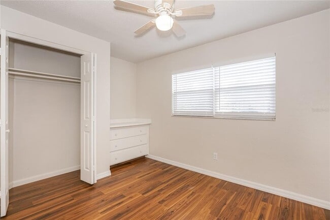 Building Photo - 301 Farmbrook Rd