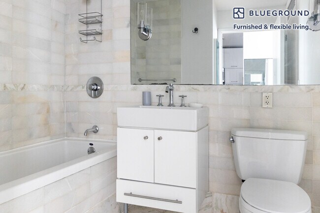 Building Photo - 635 W 42nd St