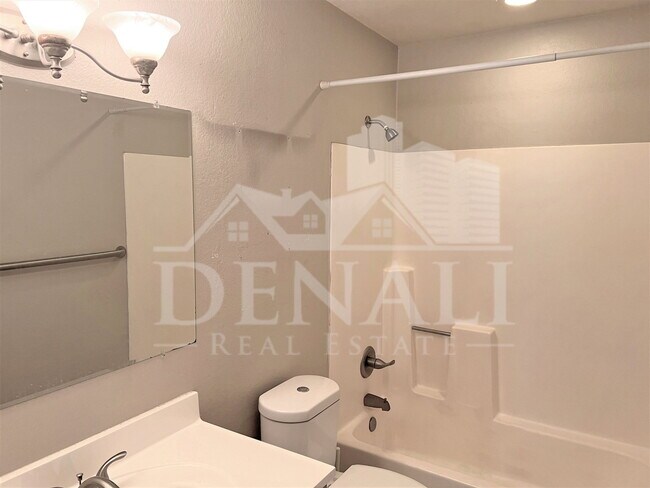 Building Photo - 3029 W Tonopah Dr
