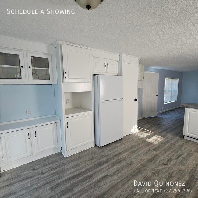 Building Photo - 2737 W Washington Center Rd