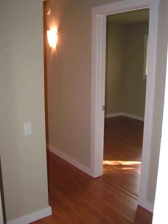 Building Photo - Charming 3 bed / 1 bath Apartment by Downtown