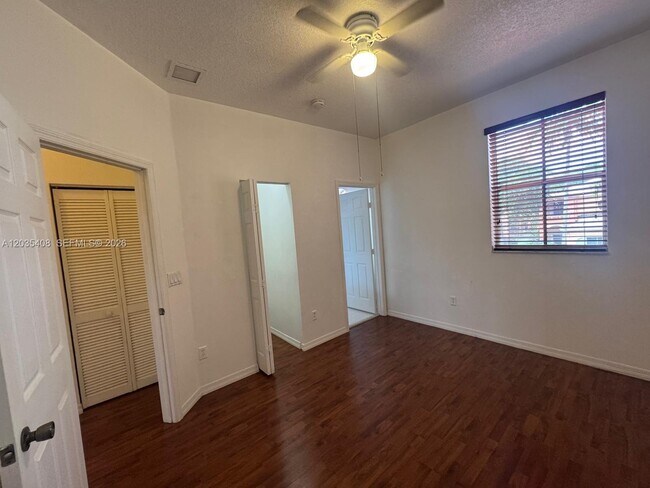 Building Photo - 4941 Tradewinds Ter