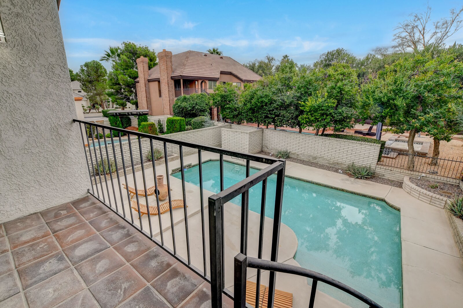 Building Photo - 945 Vegas Valley Dr