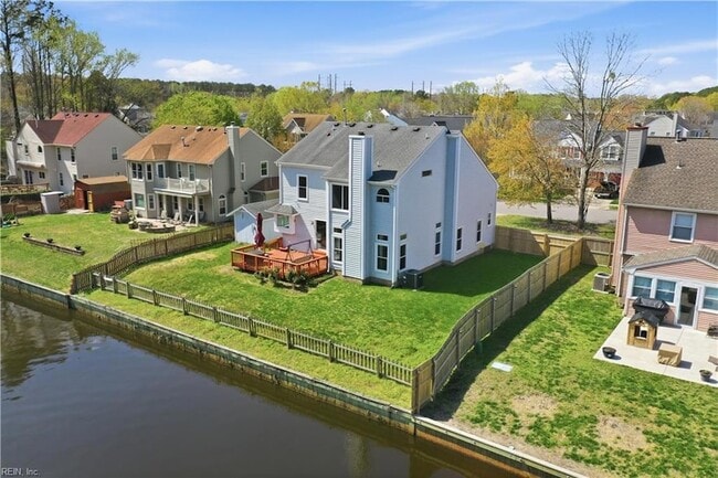 Building Photo - 1721 Chestwood Dr