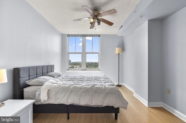 Building Photo - 11760 Sunrise Valley Dr
