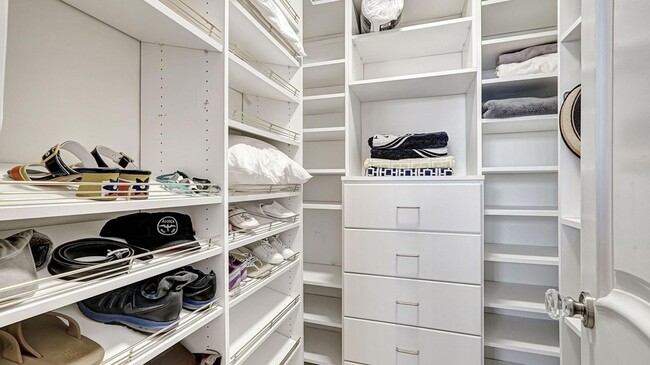 Building Photo - 3000 S Ocean Dr