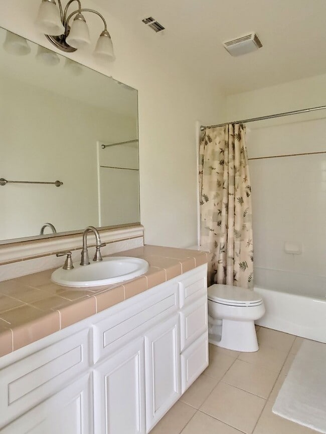 Building Photo - Charming Luxury Home near Downtown & Shopping