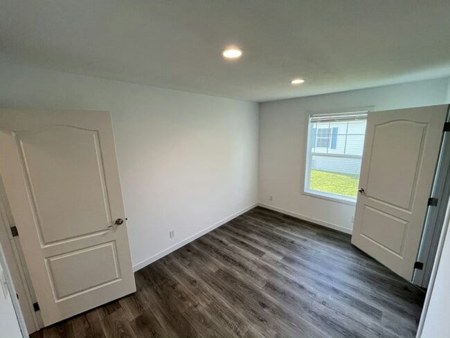 Building Photo - 25719 Shinnecock Dr
