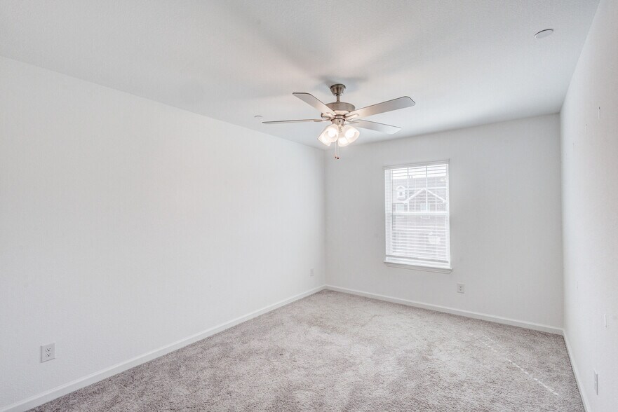 Building Photo - 3720 Star Mesa St