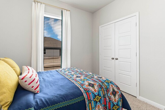 Building Photo - Brand New Amanda Park Townhome | 3 Bed, Private Yard & Modern Finishes