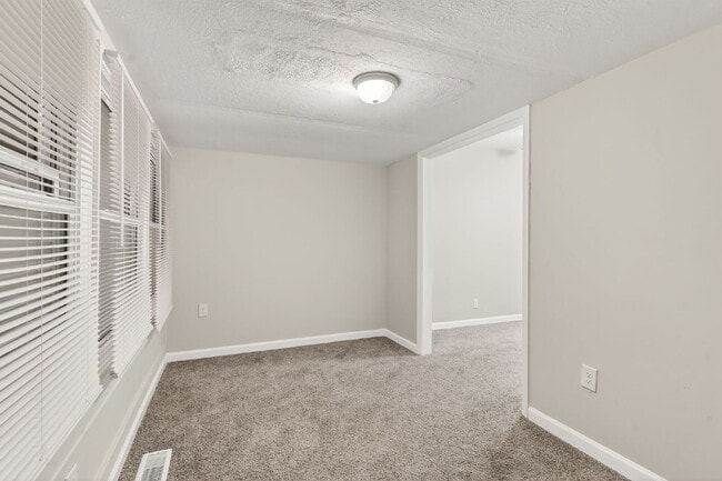 Building Photo - Spacious 5-Bedroom Retreat with 2.5 Baths in Saint Pauls – Your Dream Home Awaits!