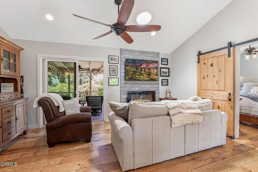 Lining room - 4290 Aspen Ln