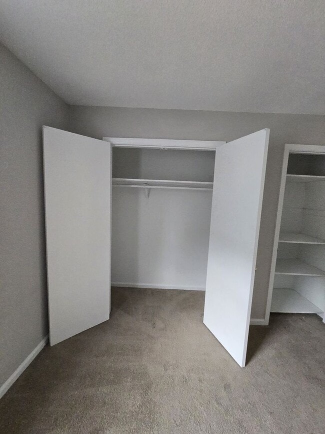 Building Photo - 2 Bedroom Townhome available for rent in Charlotte NC