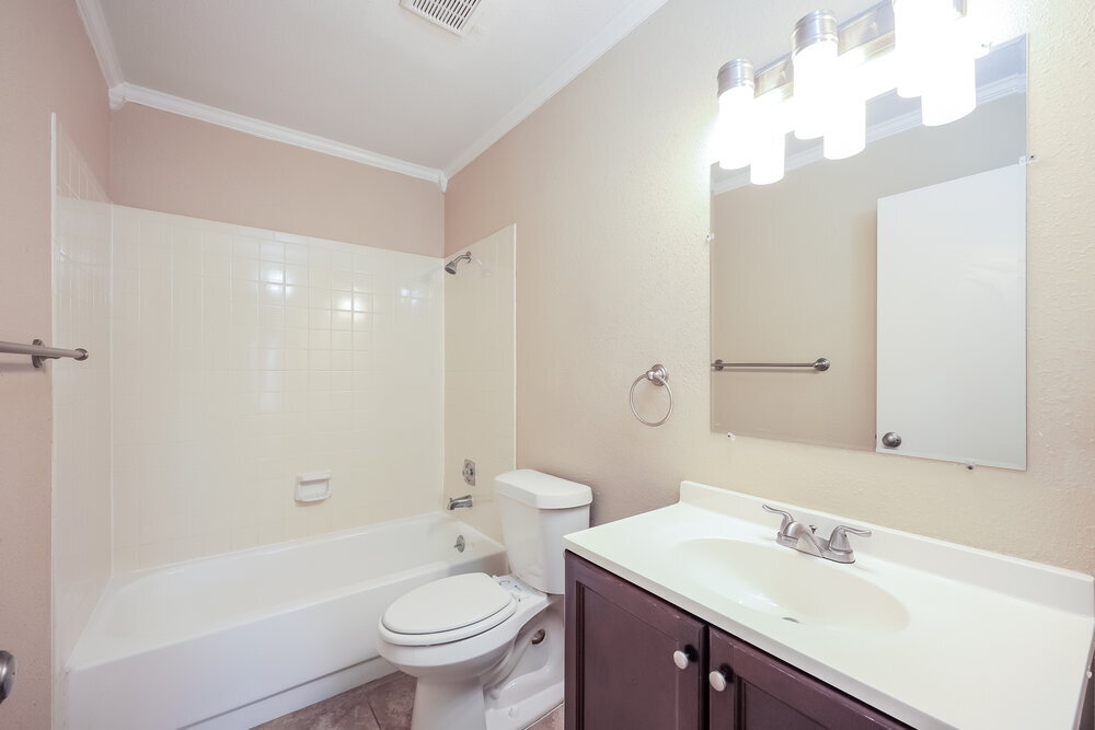 Building Photo - 7531 Lago Frio