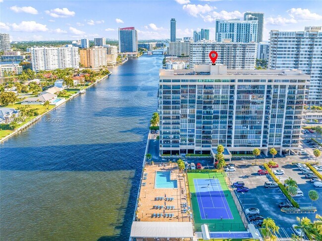 Building Photo - 2017 S Ocean Dr