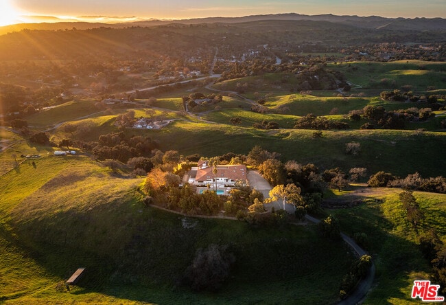 Building Photo - 2975 Calle Bonita