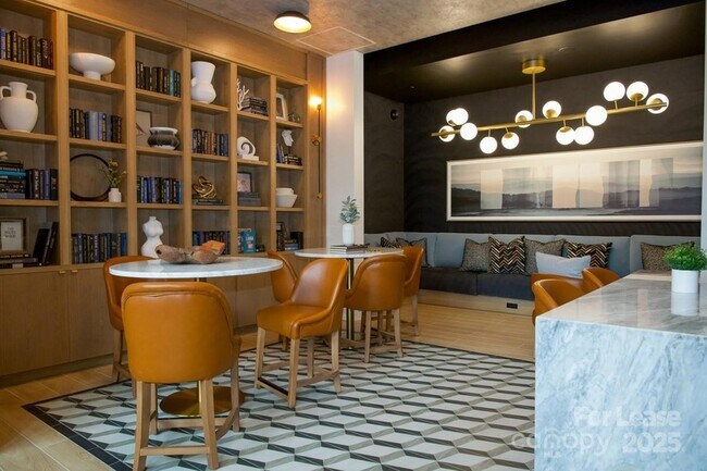 Building Photo - 9132 Senator Royall Dr