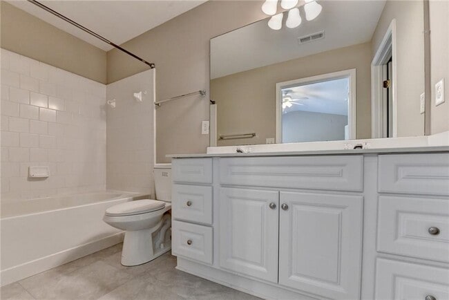 Building Photo - 4021 Edgecomb Dr