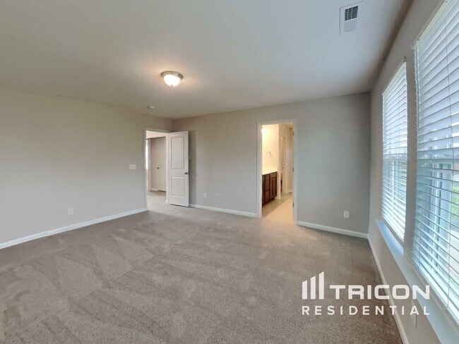 Building Photo - 136 Yadkin St