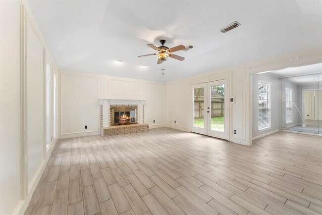Building Photo - 10310 Great Plains Ln