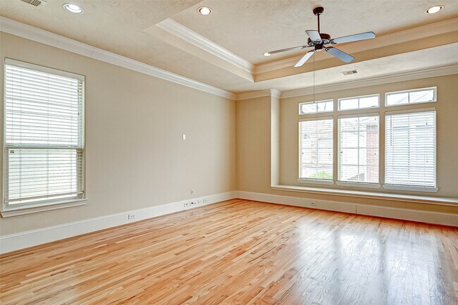Building Photo - 1772 Aden Dr
