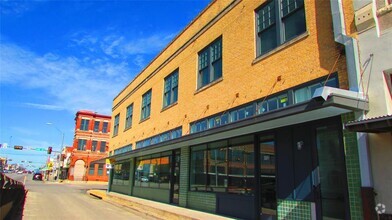 Building Photo - 102 E 2nd St