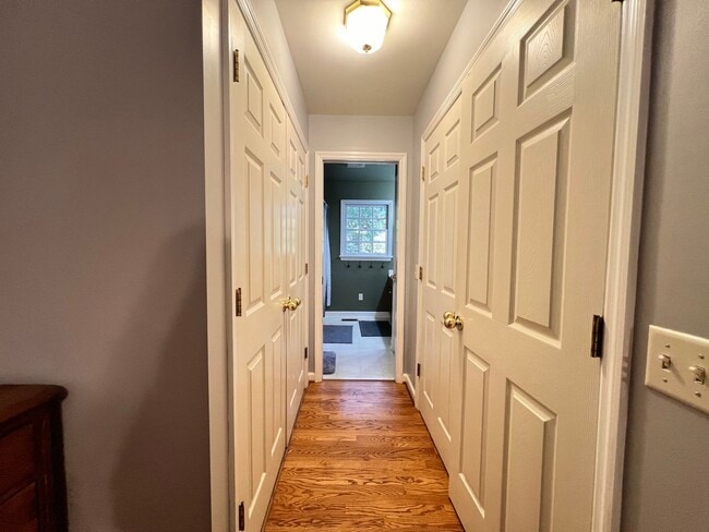 Building Photo - Life Just Got Better.-MONTH TO MONTH LEASE...