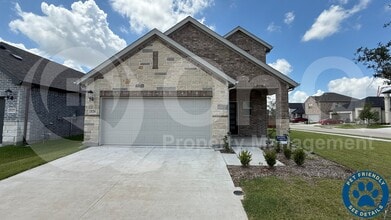 Building Photo - 529 Travine Dr