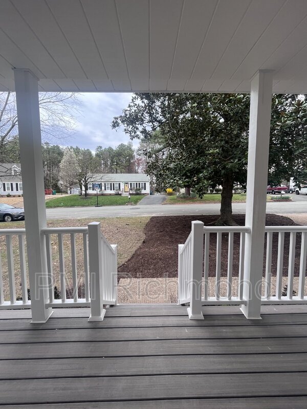 Building Photo - 9007 Covewood Rd