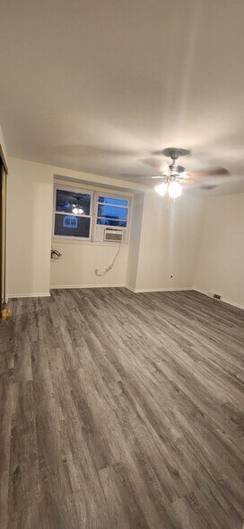 Building Photo - 1305 Rainer Rd