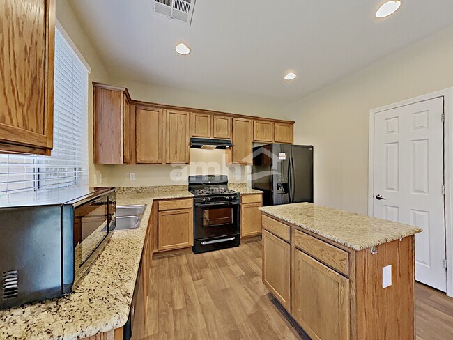 Building Photo - 1009 Kern River Ave