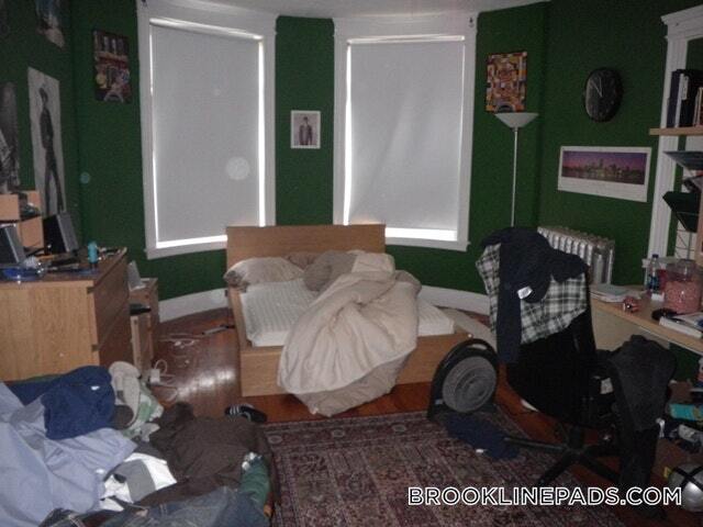 Building Photo - 1905 Beacon St