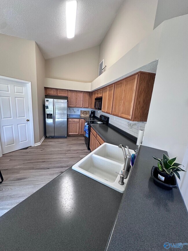 Building Photo - 200 Millstone Ln