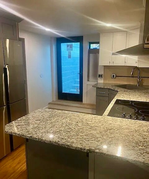 Building Photo - 270 High St