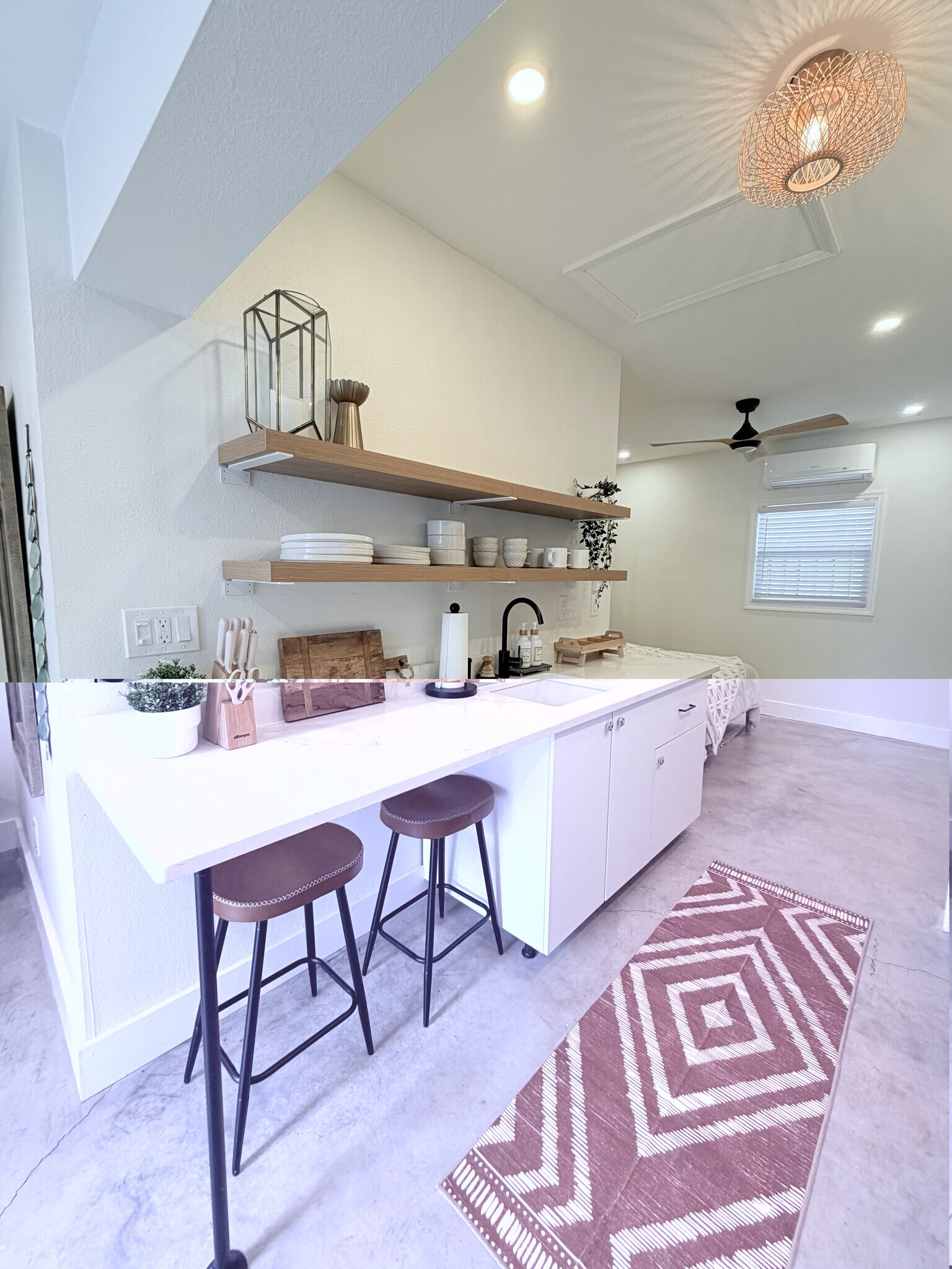 Kitchen/Eat In Area - 6007 N Orange Blossom Ave