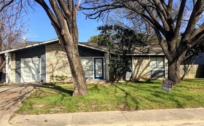 Primary Photo - 2802 Loyola Ln