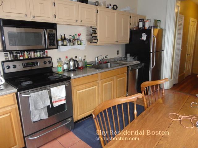 Building Photo - 519 Massachusetts Ave
