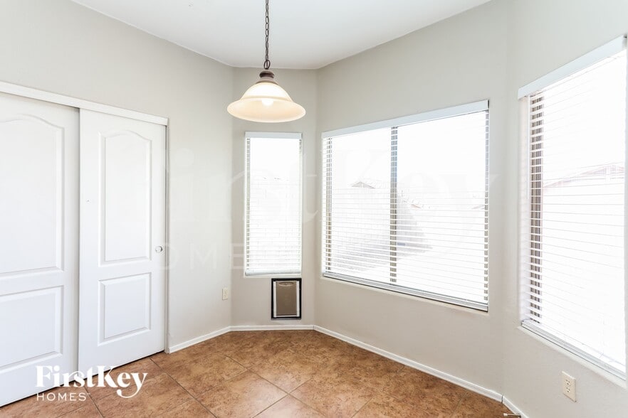 Building Photo - 8404 S Otis Dr