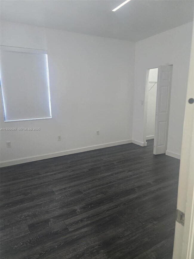 Building Photo - 3399 W 90th Terrace