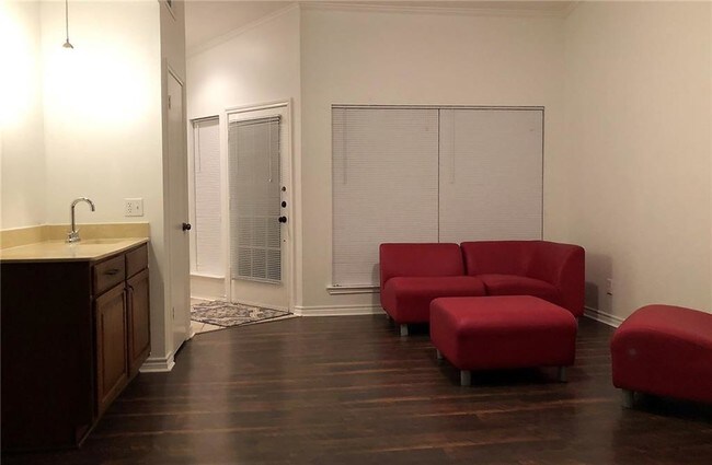 Building Photo - 2730 Silver Creek Dr