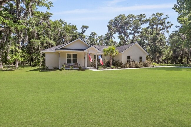 Building Photo - 3 Bedrooms, 2.5 Baths, and Endless Coastal Charm in Townsend, GA