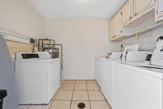Building Photo - 308 Southwind 1 Ct