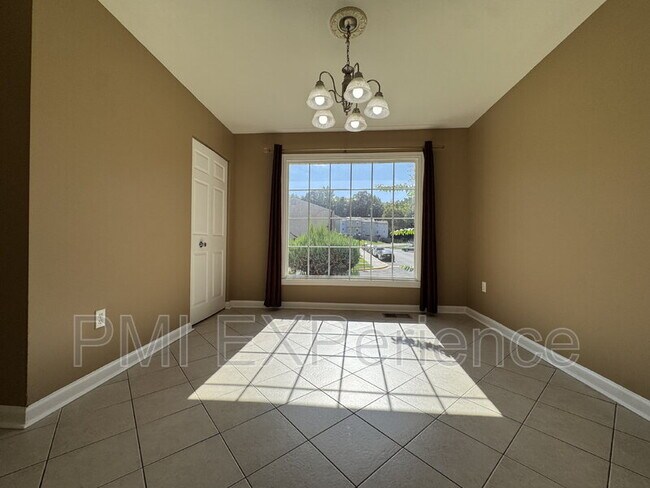 Building Photo - 2067 Chadwick Terrace