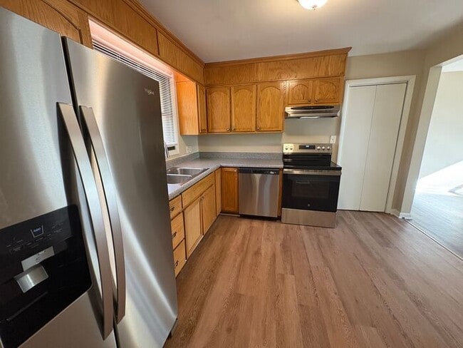 Building Photo - Donelson 3 Bedroom, 1 Bath House